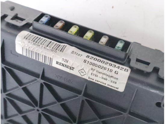 Platine fusible av occasion RENAULT MEGANE SCENIC I Phase 2 - 1.9 DCI