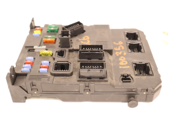 PLATINE FUSIBLE HABITACLE