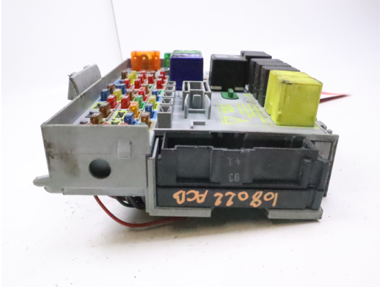 Platine fusible av occasion OPEL ASTRA II Phase 1 - 2.2 DTI 16v