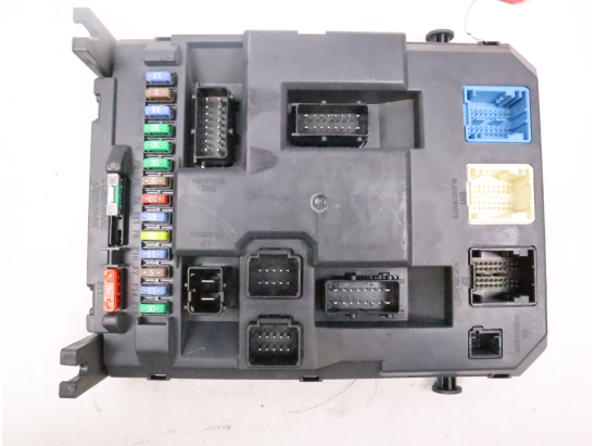 PLATINE FUSIBLE HABITACLE