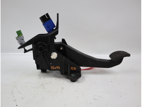 Pedale embrayage occasion DACIA SANDERO II Phase 2 - 1.0i 75ch