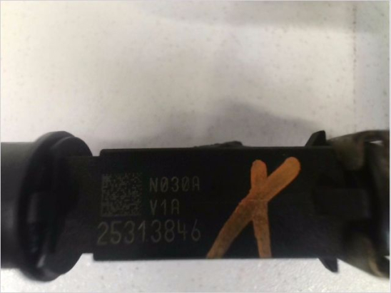 Rampe injection occasion OPEL CORSA III Phase 1 - 1.4i 16v