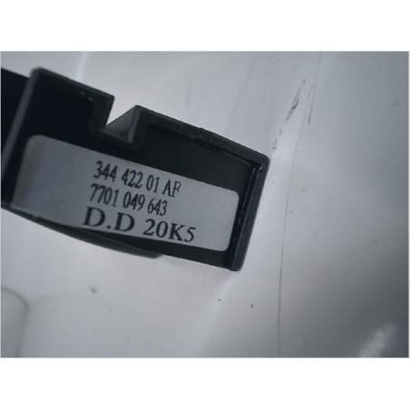 Commande autoradio occasion RENAULT ESPACE IV Phase 2 - 2.0i 170ch