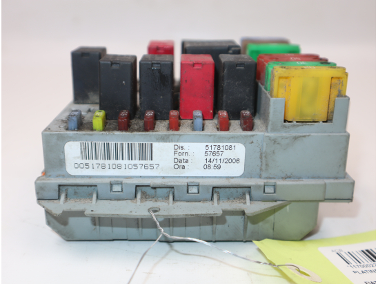 Platine fusible av occasion FIAT STILO Phase 1 - 1.9 DT MULTIJET 120ch