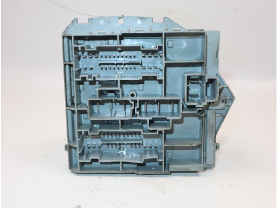 Platine fusible av occasion FIAT STILO Phase 1 - 1.9 DT MULTIJET 120ch