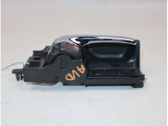 Poignee int porte avd occasion TOYOTA COROLLA IX phase 2 - 2.0 D4-D 115ch