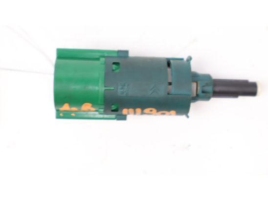 CONTACTEUR DE STOP SUR PEDALE