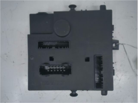 Platine fusible av occasion RENAULT TWINGO II Phase 1 - 1.2i 16v 75ch