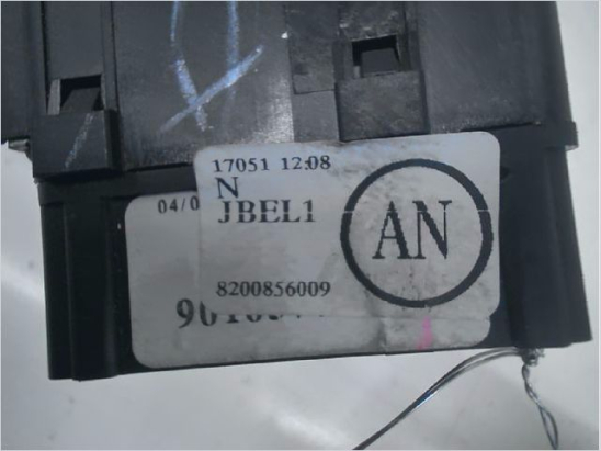 Commande essuie glace occasion RENAULT TWINGO II Phase 1 - 1.2i 16v 75ch