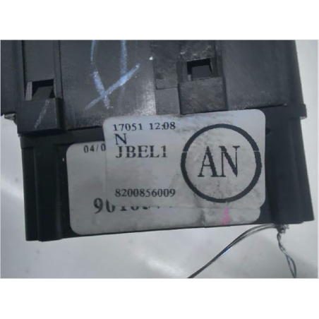 Commande essuie glace occasion RENAULT TWINGO II Phase 1 - 1.2i 16v 75ch