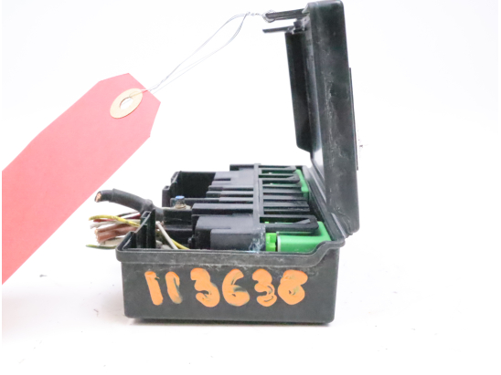 Boite a fusibles occasion PEUGEOT 406 COUPE Phase 1 - 2.2 HDI 133ch