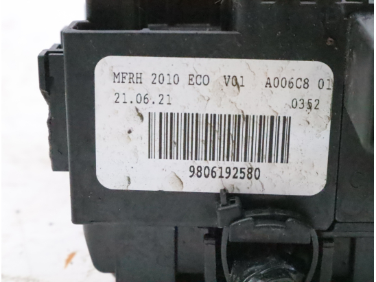 Boite a fusibles occasion PEUGEOT 5008 II Phase 2 - 1.2 130ch