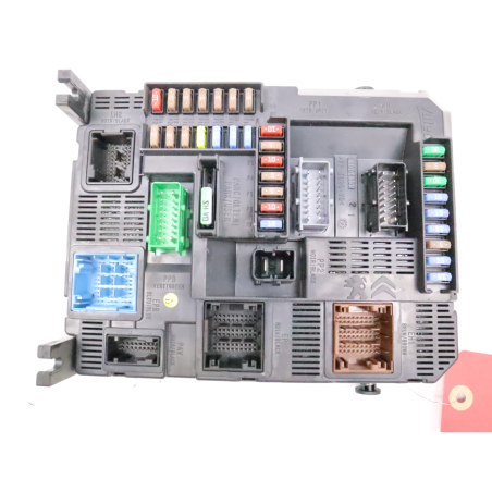 BSI (PLATINE FUSIBLE HABITACLE)