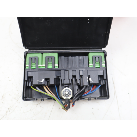 Boite a fusibles occasion PEUGEOT 307 Phase 2 SW - 1.6 HDI 90ch