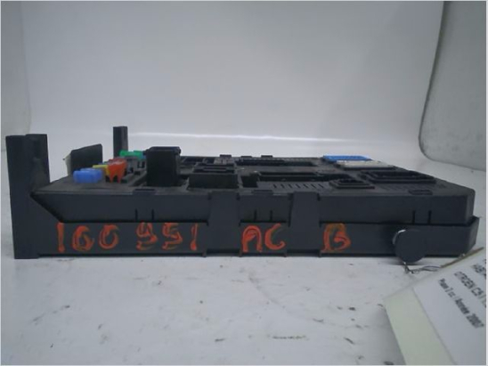 PLATINE FUSIBLE HABITACLE