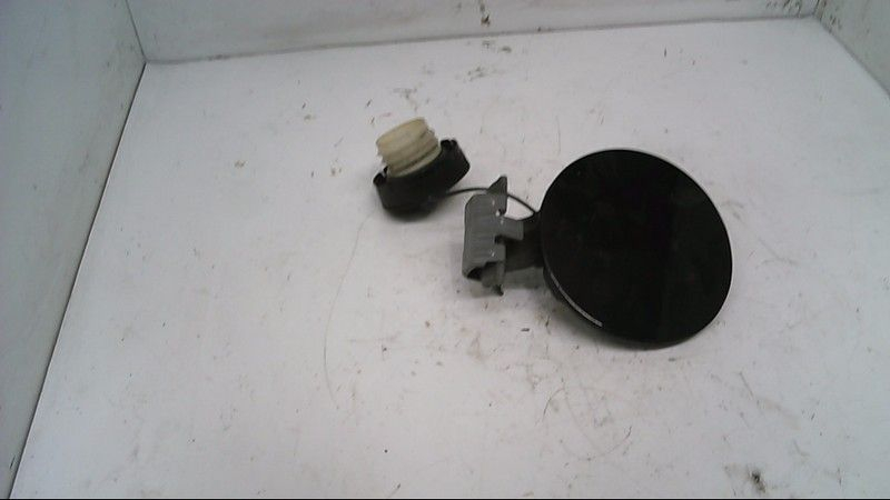 Volet de trappe carburant occasion TOYOTA YARIS I Phase 2 - 65 VVTI