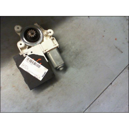 MOTEUR LEVE-VITRE AVG