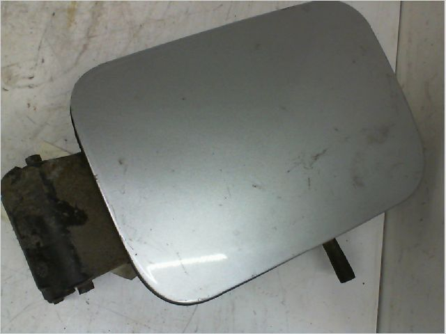 VOLET DE TRAPPE CARBURANT