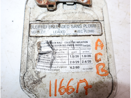 VOLET DE TRAPPE CARBURANT