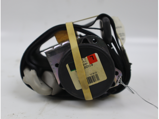 Ceinture centrale ARG 3ème ligne occasion TOYOTA VERSO Phase 1 - 126 D-4D