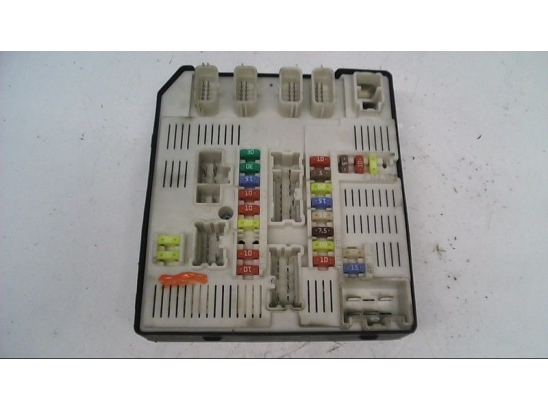 Platine fusible av occasion RENAULT MEGANE III Phase 1 - 1.4 TCE 16v 130ch