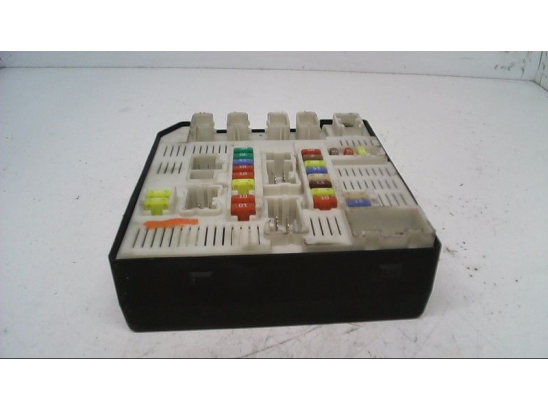 Platine fusible av occasion RENAULT MEGANE III Phase 1 - 1.4 TCE 16v 130ch