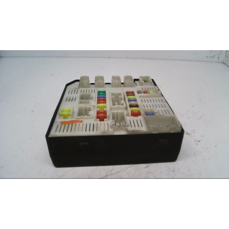 Platine fusible av occasion RENAULT MEGANE III Phase 1 - 1.4 TCE 16v 130ch