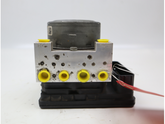 Calculateur abs occasion FORD FIESTA VII Phase 1 - 1.1i 85ch