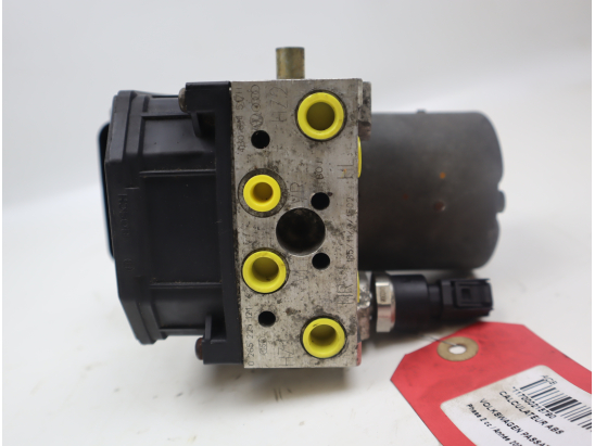 Calculateur abs occasion VOLKSWAGEN PASSAT IV Phase 2 - 1.9 TDI 130ch