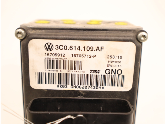 Calculateur abs occasion VOLKSWAGEN PASSAT V Phase 1 CC - 2.0 TDI 140ch