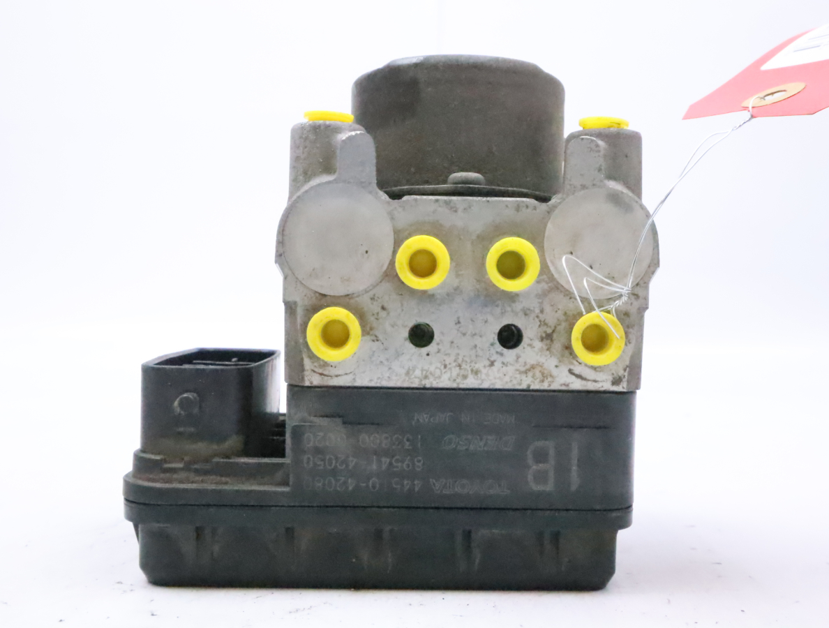 Calculateur abs occasion TOYOTA RAV4 II Phase 1 - 2.0 VVTi VX 150ch