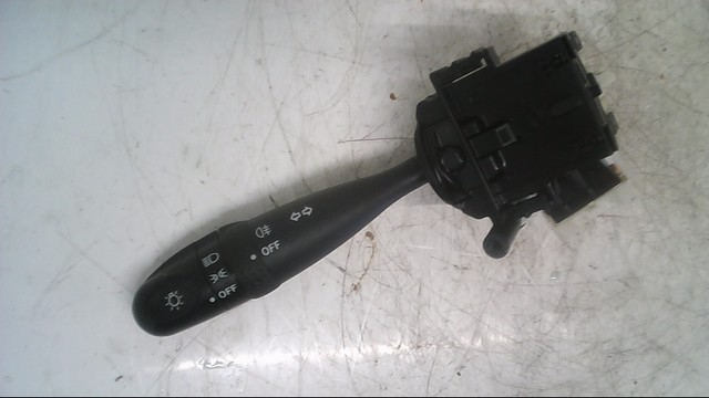 Commande eclairage occasion SUZUKI SWIFT III Phase 1 - 1.3 VVT