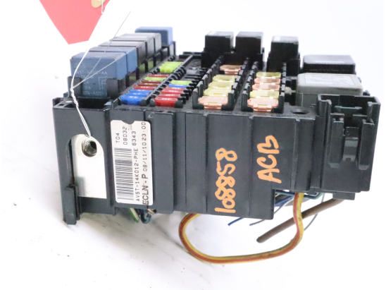 Platine fusible av occasion FORD FIESTA VI Phase 1 - 1.6 TDCI 95ch