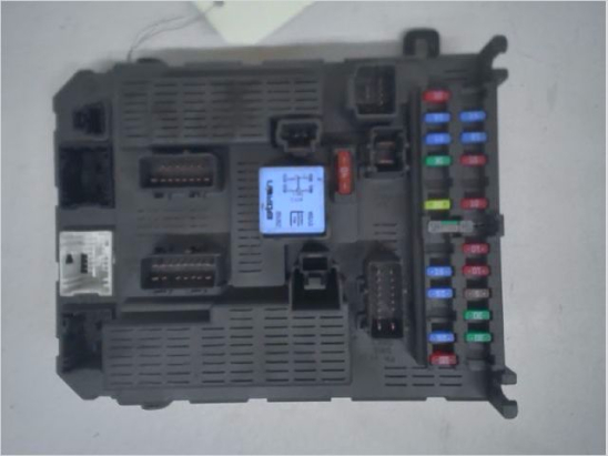 PLATINE FUSIBLE HABITACLE