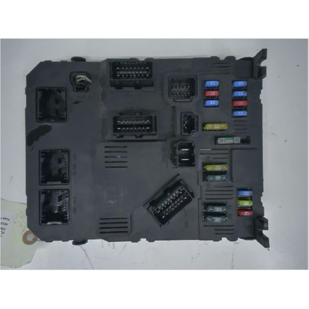 PLATINE FUSIBLE HABITACLE