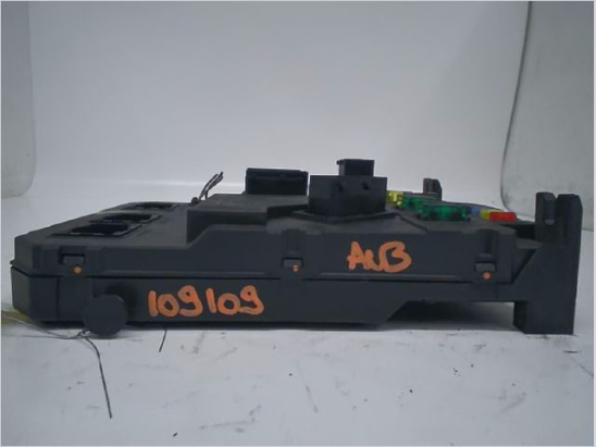 PLATINE FUSIBLE HABITACLE