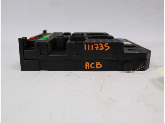 PLATINE FUSIBLE HABITACLE