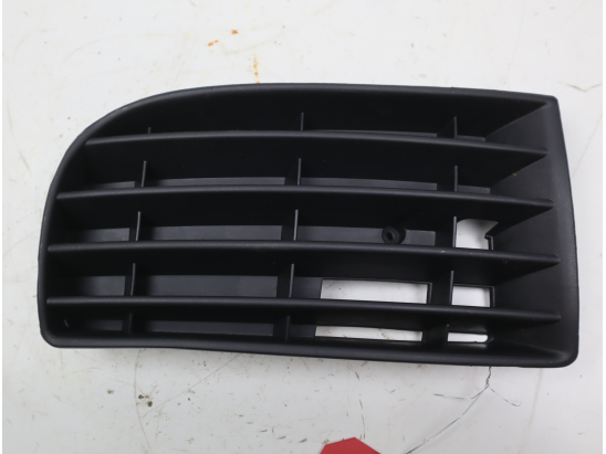 Grille d pare-choc av occasion VOLKSWAGEN GOLF V Phase 1 - 1.4i 75ch
