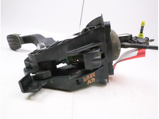 Pedale embrayage occasion TOYOTA PROACE II Phase 1 COMBI - 2.0 D4D 122ch