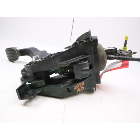 Pedale embrayage occasion TOYOTA PROACE II Phase 1 COMBI - 2.0 D4D 122ch