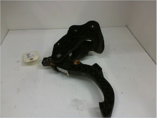 Pedale embrayage occasion PEUGEOT PARTNER III Phase 1 - 1.6 HDI 100ch