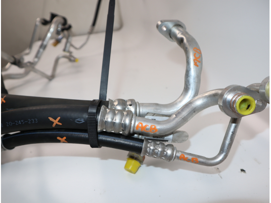 Tuyau de clim occasion PEUGEOT 308 II Phase 2 - 1.5 BlueHDI 100ch