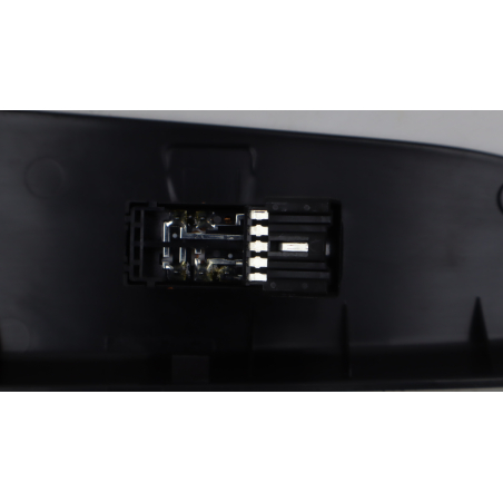 Commande lève-glace porte avant droite occasion SUZUKI SX4 I Phase 1 - 2.0 DDiS 134ch