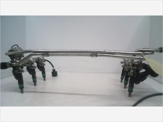 Rampe injection occasion AUDI A4 II Phase 1 - 3.0i 220ch