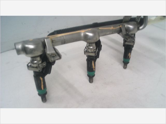 Rampe injection occasion AUDI A4 II Phase 1 - 3.0i 220ch