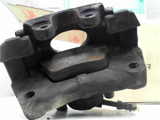 Etrier de frein avant gauche occasion VOLKSWAGEN TRANSPORTER V Phase 1 - 2.5 TDI 130ch