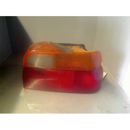 Feu arrière droit occasion FORD ESCORT III Phase 2 - 1.6i