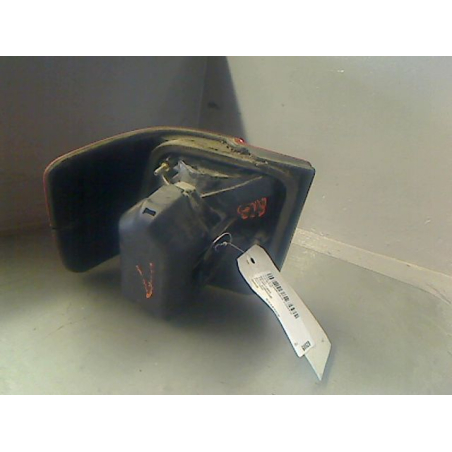 Feu arrière droit occasion VOLKSWAGEN VENTO Phase 1 - 1.8i 90ch