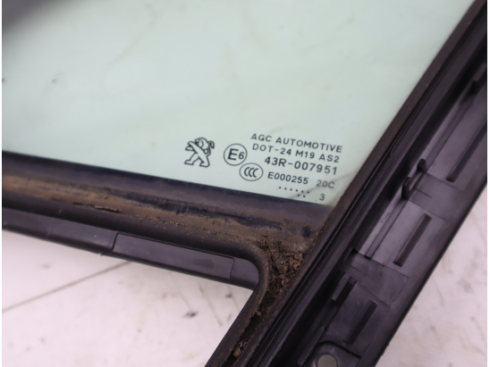 Vitre fixe porte avant gauche occasion PEUGEOT 208 Phase 1 - 1.6 HDI 8v 115ch