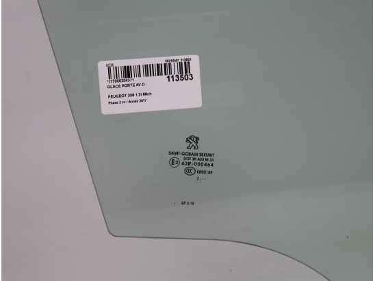 Glace porte av d occasion PEUGEOT 208 Phase 2 - 1.2i 68ch